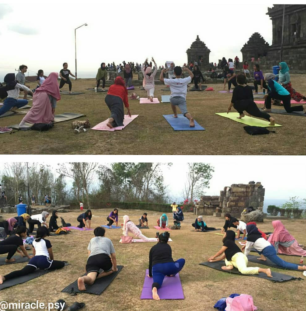 Yoga di Candi Ijo, Prambanan — menyatukan jiwa dan alam (Oktober 2018)