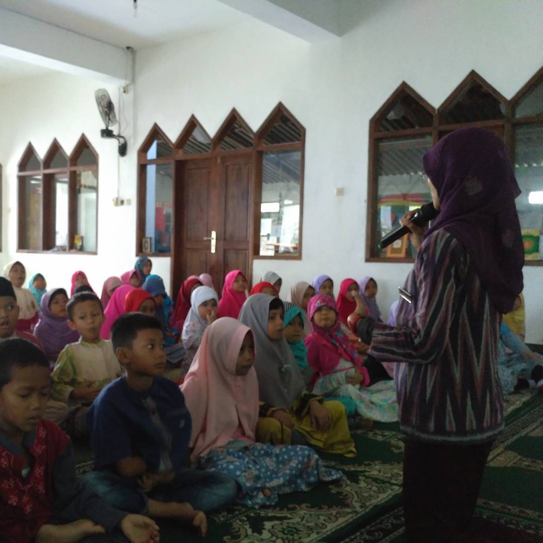 Selasa Berbunga — Pelayanan Compassion Pertama